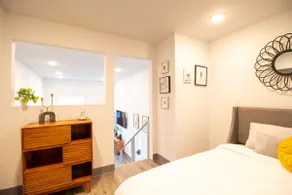 Charming Spacious Downtown Loft W/ Free Parking - Image 3