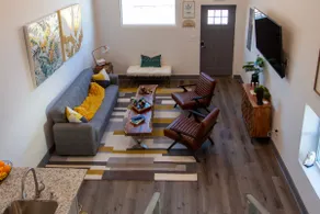 Charming Spacious Downtown Loft W/ Free Parking - Image 5