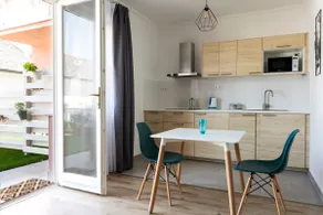 Lovely 1-bedroom apartment with spacious terrace - Image 3