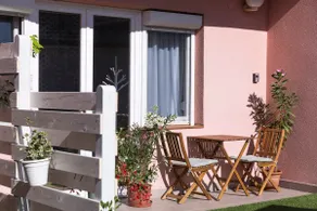 Lovely 1-bedroom apartment with spacious terrace - Image 4