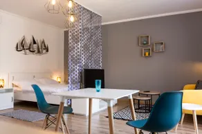 Lovely 1-bedroom apartment with spacious terrace - Image 2