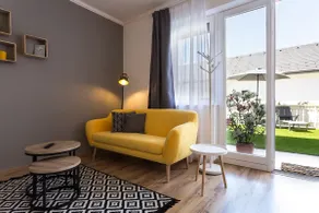 Lovely 1-bedroom apartment with spacious terrace - Image 5
