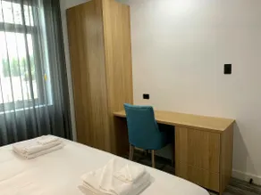 Entire 2 Bedroom Serviced Apartment in Fullarton - Image 2