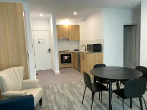 Entire 2 Bedroom Serviced Apartment in Fullarton - Image 4