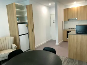 Entire 2 Bedroom Serviced Apartment in Fullarton - Image 5