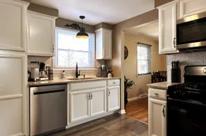 “Lucy’s Place” In the Heart of Syracuse! - Image 2