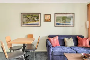Charming Chippendale Escape with Rooftop Pool - Image 3