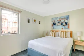 Charming Chippendale Escape with Rooftop Pool - Image 5