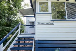 Valerie's on Creek - nestled in the heart of town. - Image 2