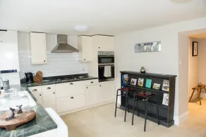 Wisteria Cottage, 5* Location, Parking, Cotswolds - Image 4