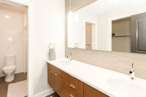 Urban Luxury on Washington Park | Rooftop & Parkin - Image 4
