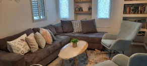 Spectacular villa with patio and attractions - Image 2