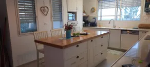 Spectacular villa with patio and attractions - Image 3