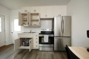 Cozy 1 bedroom vacation home with attached garage - Image 4