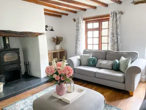The Barn at The Beehive - 4 bedrooms & 2 bathrooms - Image 2
