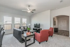 Modern Spacious 4BR New Built Retreat ~ Fam&Group - Image 2