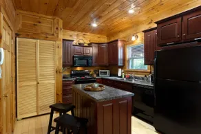 Rustic Mtn. lodge on river with private hot tub - Image 4