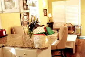 Cozy southside cottage - 12 min to Campus - Image 2