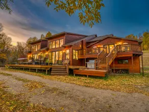 Great Getaway! Beautiful, Private Lake Home - Image 4