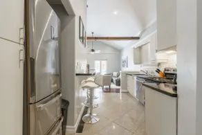 Trendy Downtown Home + Parking, COZY Hess House!!! - Image 5