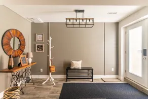 Luxurious and Spacious Apartment with 2 bedrooms and 2 Baths - Image 4