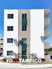 3 Bedrooms · A/C · Ground Floor · Parking - Image 3