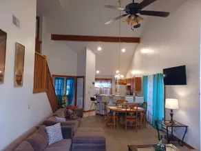 Cheerful 4b townhome w/breathtaking mountain views - Image 3