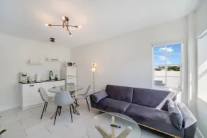 Stylish 2-Bedroom in Miami Beach steps to the sea - Image 3