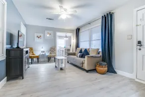Pasadena TX Sunlit Serenity: Master KING BED! - Image 3