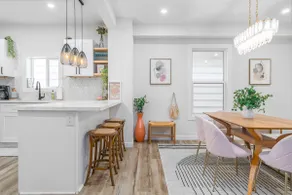 Adorable 3-bedroom home, downtown w free parking - Image 3