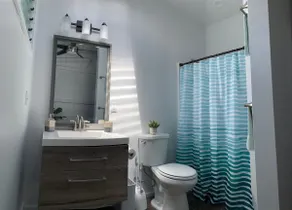 studio close to great surf and Hilo-1 King Bed - Image 5