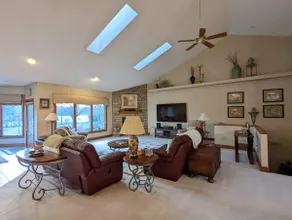 The Country View Estate in Beavercreek OH. Close to many beautiful hiking trails - Image 3