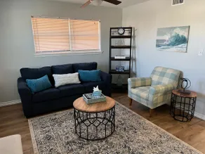 3 minute walk to Beach, Spacious 2 Bedroom Apt! - Image 5
