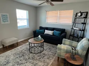 3 minute walk to Beach, Spacious 2 Bedroom Apt! - Image 4