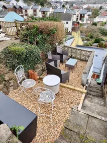 Fishermen's cottage with log burner, 2 bathrooms & sea views from garden terraces - Image 4
