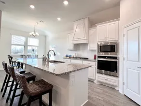 Modern 4B Home | Fiber Optic Wifi | Built in 2021! - Image 3