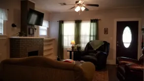 Gogh Home: comfortable 2 bedroom, 1 bathroom - Image 2