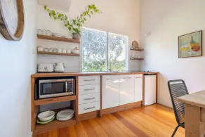 Beachside, Garden Loft - Image 5