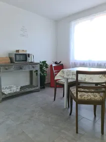 Lovely apartment with panoramic views of the lake and mountain - Image 4