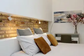 Aventino Contemporary Apartment - Image 5