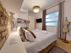 Aventino Contemporary Apartment - Image 2