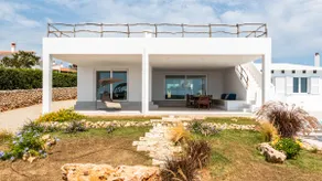 Cheerful 5 bedroom luxury villa by the beach - Image 4