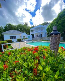 Exclusive 10 Bedroom villa with Pool and Sea view - Image 2