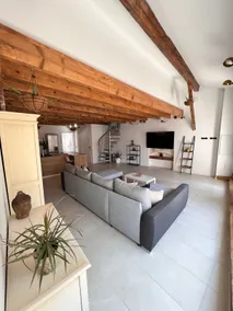 Beautiful 3-bedroom apartment in the heart of the city center 201 - Image 3