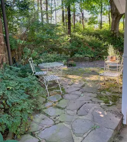 Idyllic 1 Bedroom Cottage in picturesque setting. - Image 2