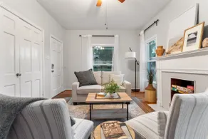 Quaint and Cozy Historic Home in Downtown Weatherford - Image 3