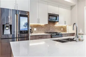 New Executive Home close to DT & Foothills Med Ctr - Image 2