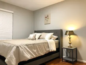3-bedroom residential home with free parking - Image 4