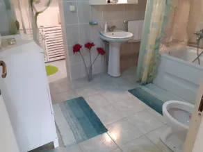 Her house - Image 3