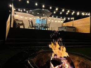 Lakeside Escape 3-Bedroom Bungalow with a Hot Tub - Image 2